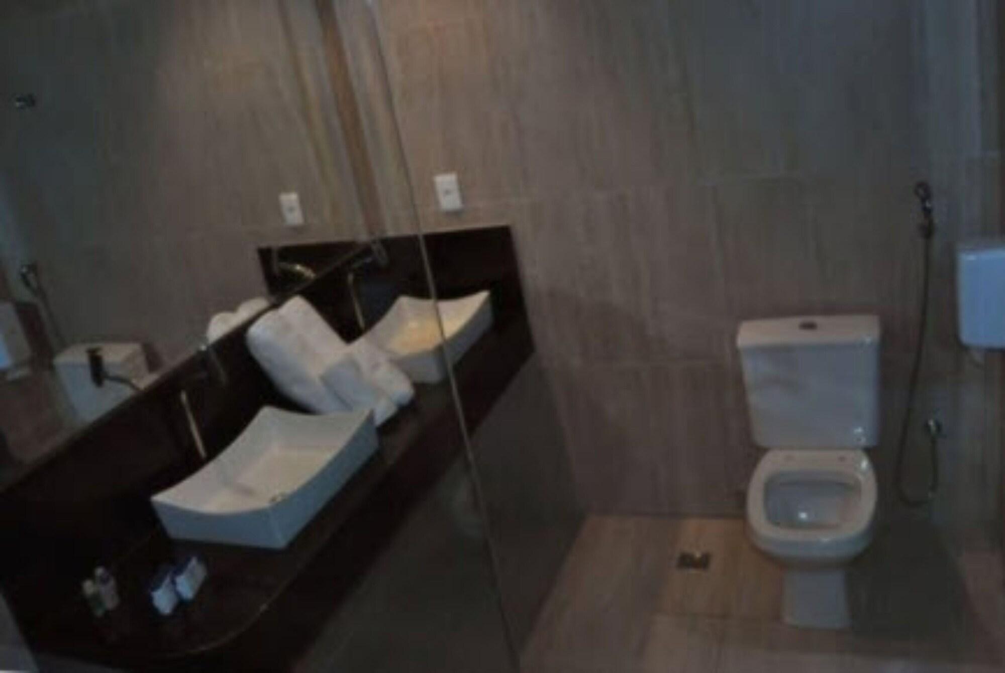 Hotel Saron Luziânia Esterno foto