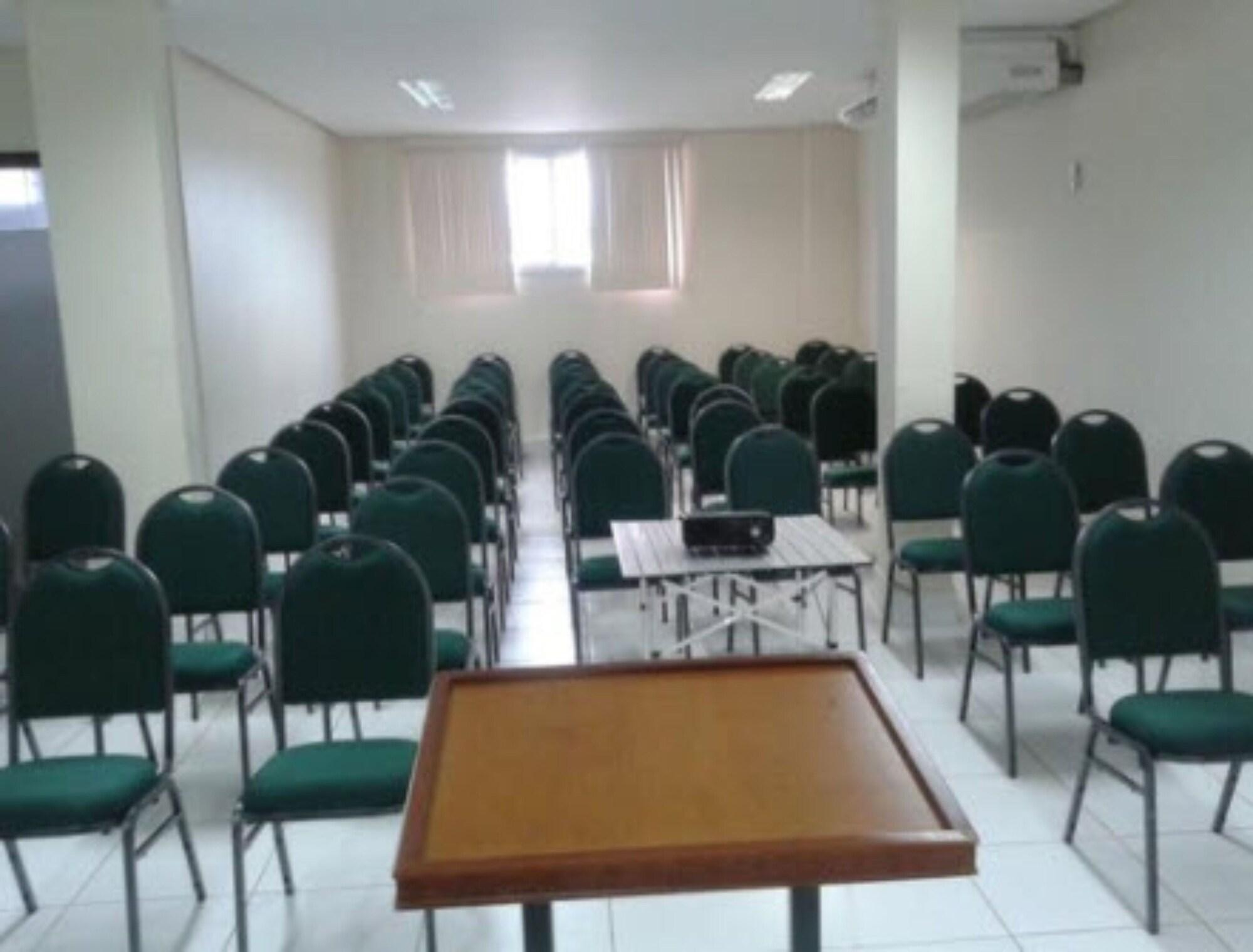 Hotel Saron Luziânia Esterno foto