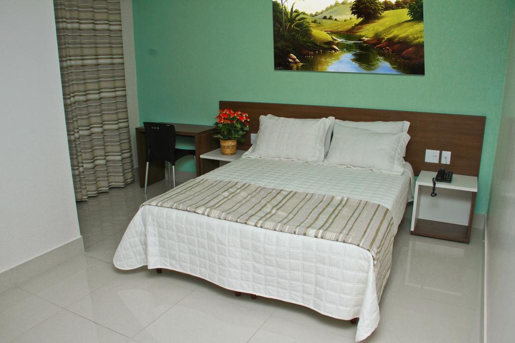 Hotel Saron Luziânia Esterno foto