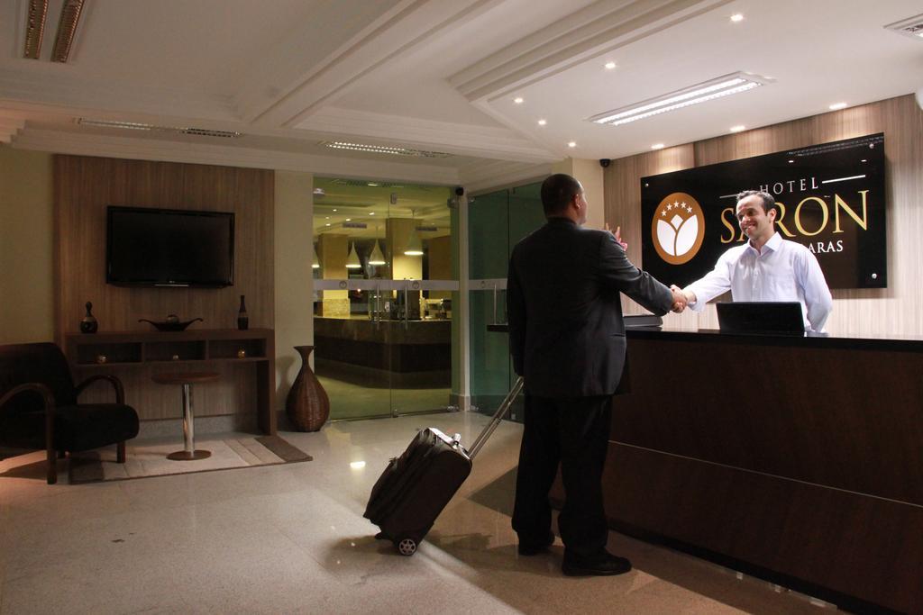 Hotel Saron Luziânia Esterno foto