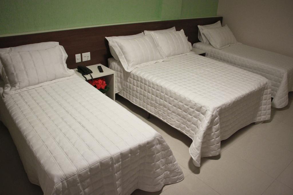 Hotel Saron Luziânia Esterno foto