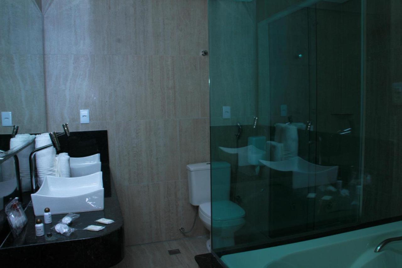 Hotel Saron Luziânia Esterno foto