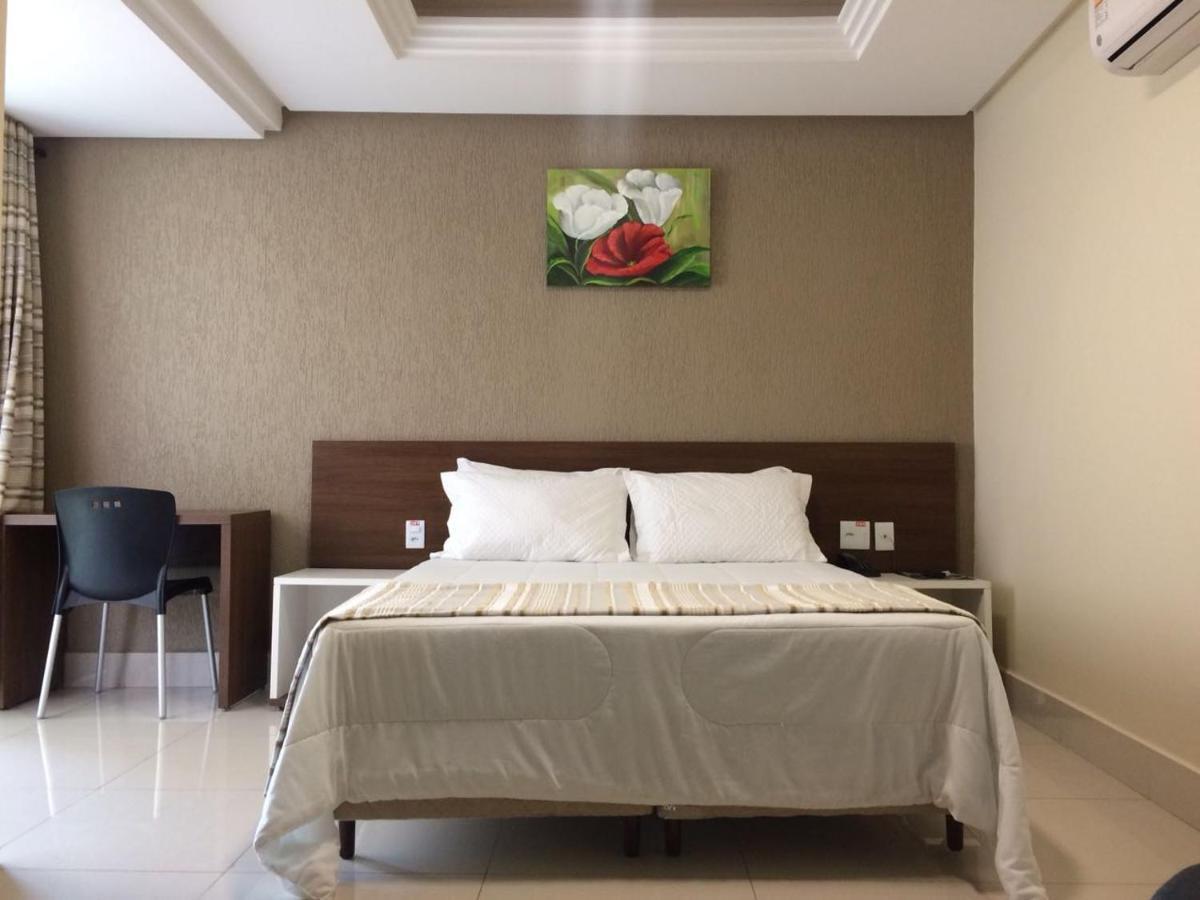 Hotel Saron Luziânia Esterno foto